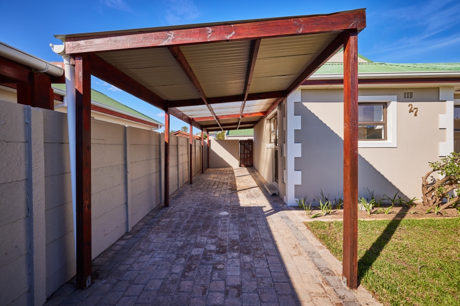 3 Bedroom Property for Sale in Milkwood Park Western Cape